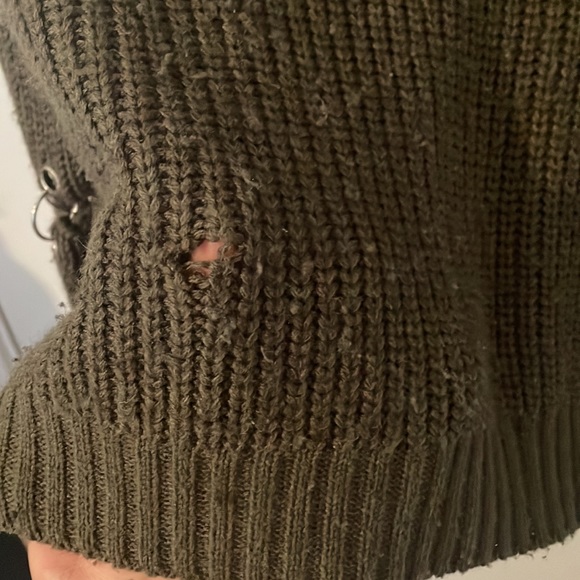 Kaki Green top medium with rings - Picture 5 of 5